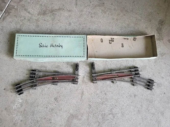 2 BOITES D'AIGUILLAGES PAIRE D'AIGUILLES ELECTRIQUES HORNBY MECCANO N°1