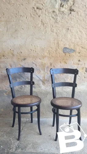 2 chaises en bois courbé