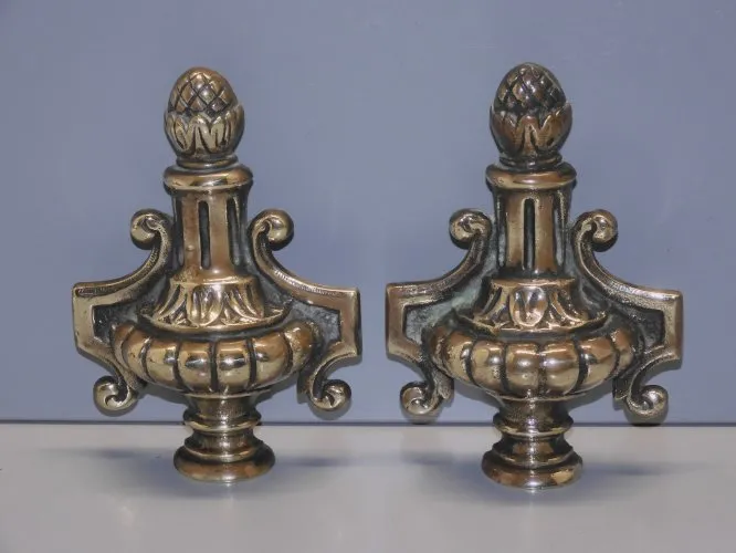 -2 DEMIES BOBECHES FORME de CASSOLETTES en BRONZE pour déco MEUBLES MURS AUTRE D