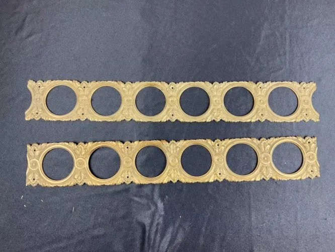 2 Ornements en bronze de meuble