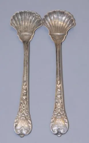 -2 PETITES CUILLERES SALERONS ARGENT Poinçons Minerve 2 COQUILLES ST JACQUES D