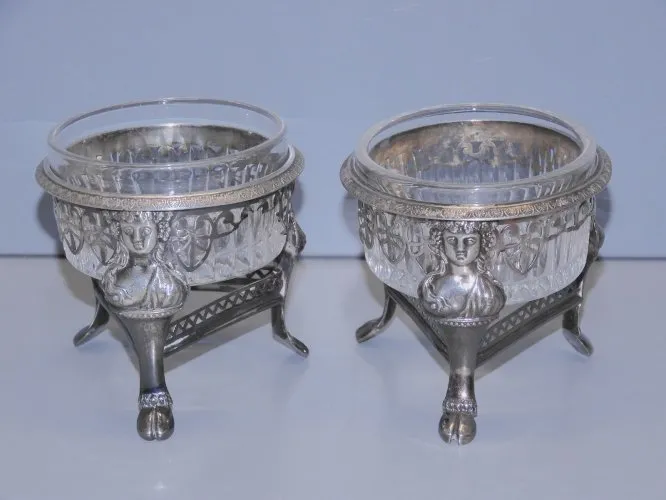 -2 SALERONS MONTURE ARGENT Poinçons grosse garantie 1819/1838 TABLE VITRINE D