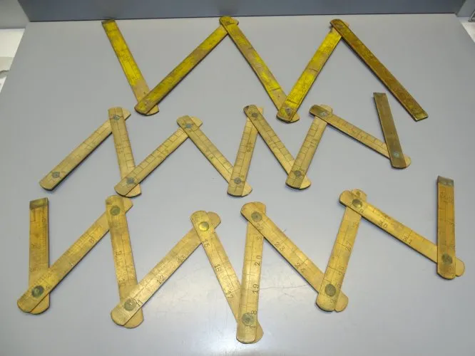 -3 ANCIENS METRES en BOIS BOUTS LAITON OUTIL ANCIEN COLLECTION VINTAGE  D