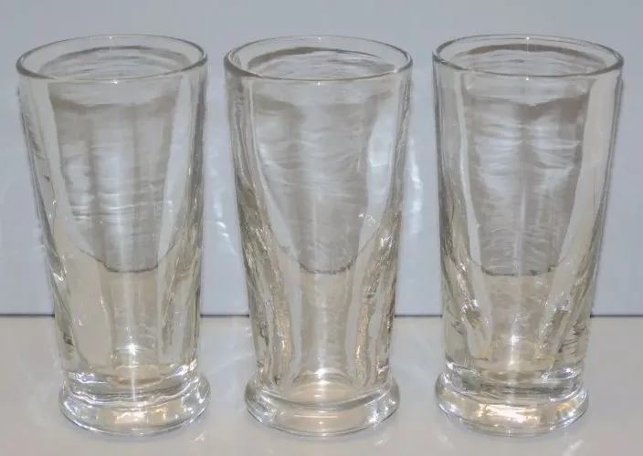 -3 ANCIENS VERRES ou VASES EN VERRE EPAIS PIED EPAIS XXe COLLECTION BISTROT  D