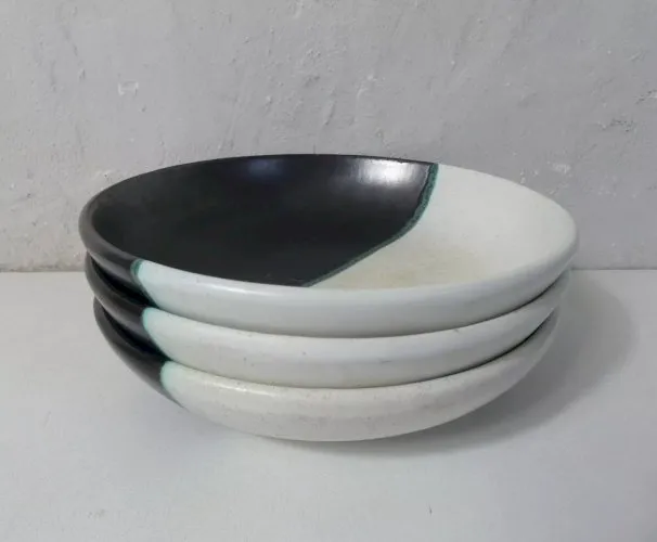 3 assiettes Vallauris céramique signé Cerenne