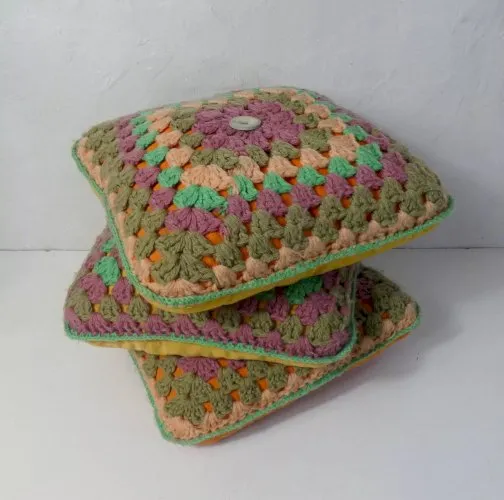 3 coussins au crochet vintage