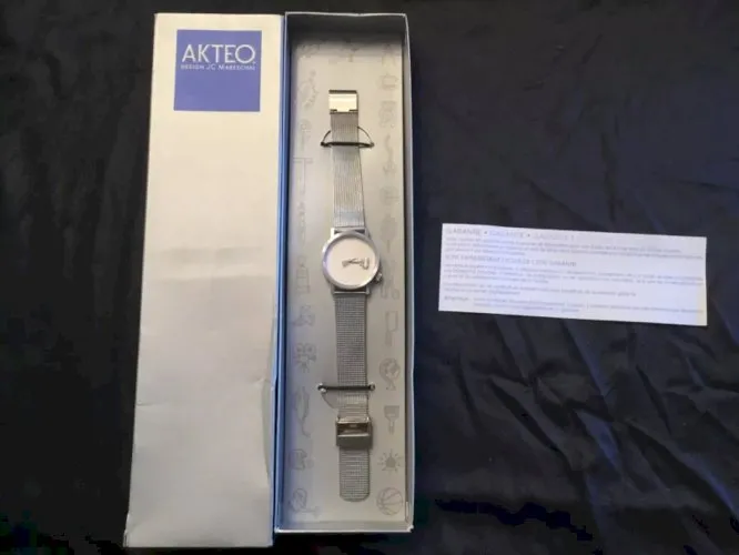 3 Montres akteo argentée designer