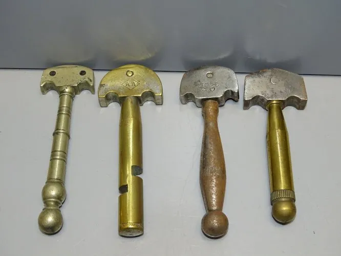 -4 ANCIENS DIAMANTS de VITRIER MANCHES en EPAIS COLLECTION OUTILS ANCIENS  D