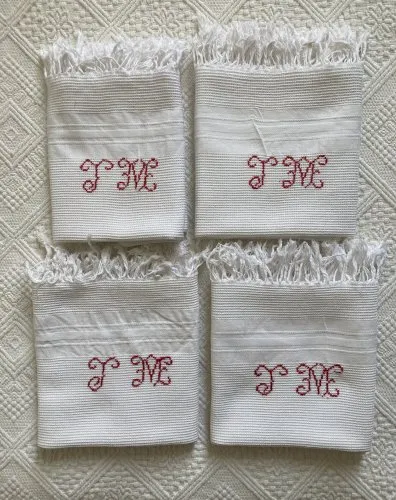 4 serviettes torchons anciens - nids d'abeilles - monogrammés J M