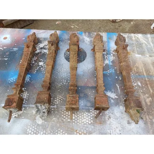 5 Poteaux Flamme en Fonte 1900 : Charleville - Mézières