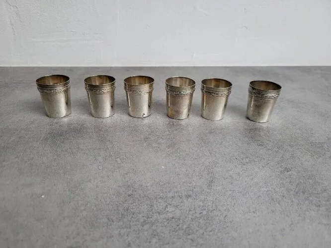 6 PETITS GODETS OU GOBELETS EN ARGENT MASSIF POINCON MINERVE