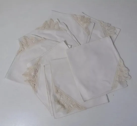 7 anciennes serviettes de table brodées 40x40cm