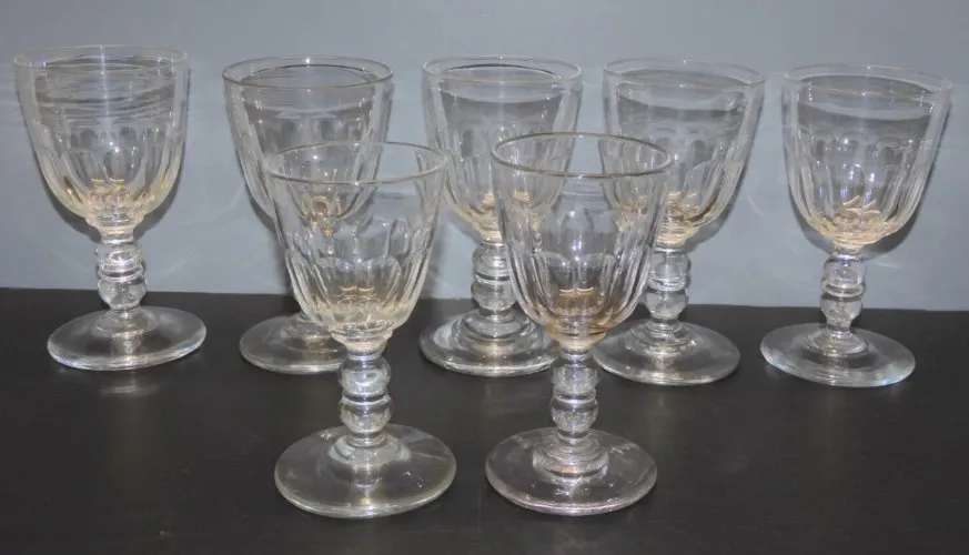 -7 VERRES A PIED CRISTAL PANS Coupés LOUIS PHILIPPE Hauteur de 10,6 à 11,7 cm D