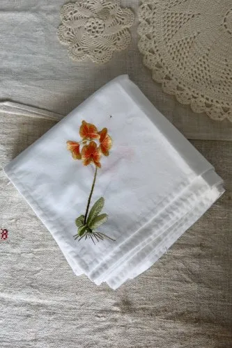 8 serviettes de table anciennes coton blanc - Brodées motif fleur orange