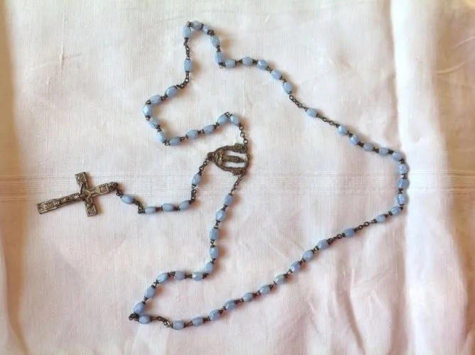 A VOIR TRES BEAU CHAPELET PERLES A FACETTES croix argent -?