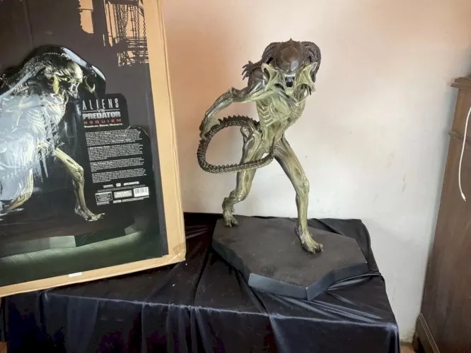 ALIENS VS Predator REQUIEM maquette SIDESHOW 70 cm ( édition à 500 exemplaires)