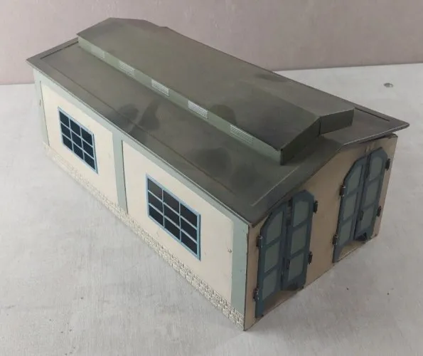 Ancien bâtiment / hangar / remise à locomotive, en tôle, Märklin, en HO