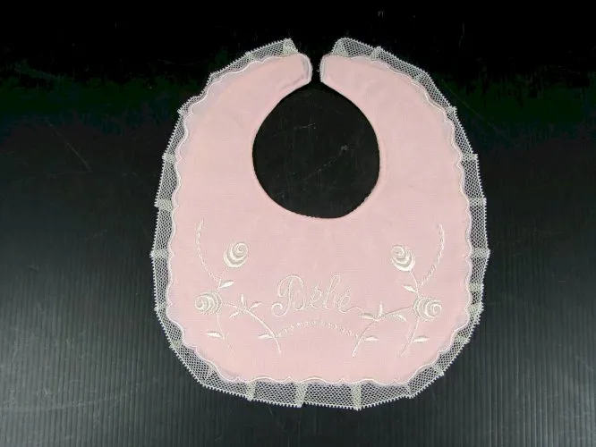 Ancien Bavoir Bébé Soie Brodée Rose et Dentelle TBE