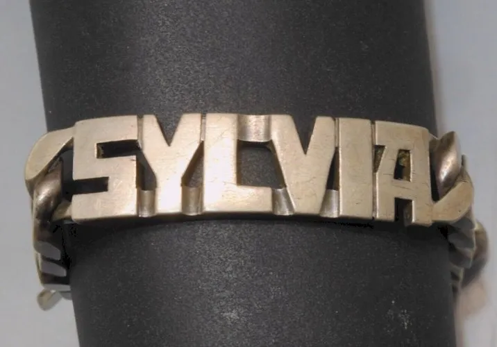 -ANCIEN BRACELET GOURMETTE ARGENT MASSIF Poinçon CRABE Prénom SYLVIA D