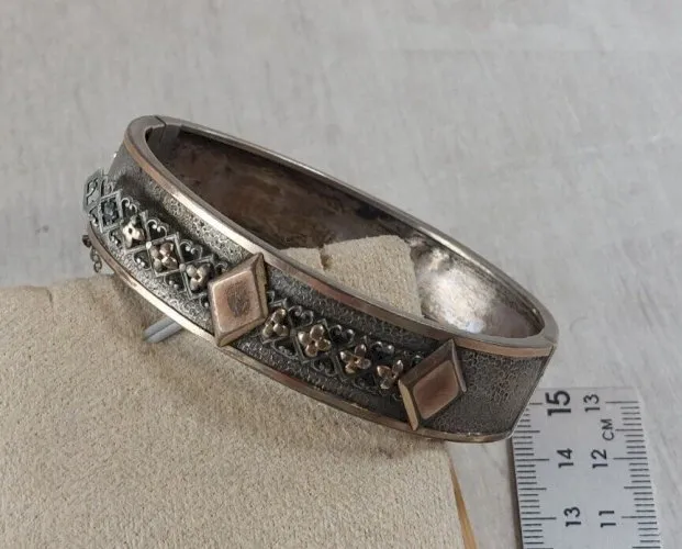 Ancien bracelet jonc / manchette, en argent, vintage
