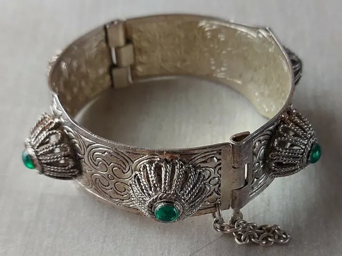Ancien bracelet / manchette, ethnique / berbère, en métal argenté