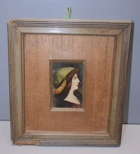 - ANCIEN CADRE avec au centre UN GLACOÏDE PORTRAIT FEMME ELEGANTE VITRINE  D
