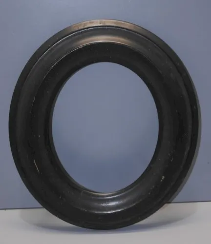 - ANCIEN CADRE NAPOLEON III BOIS NOIRCI FORME OVALE SANS VERRE NI FOND D