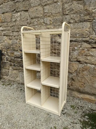 Ancien casier de tri postal