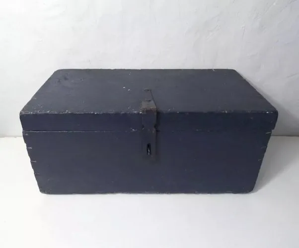 ancien coffre en bois bleu nuit brocante vintage