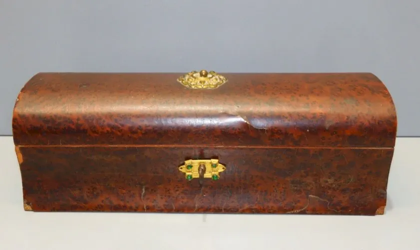 -ANCIEN COFFRET à GANTS ou AUTRE en LOUPE à RESTAURER sorti de grenier  D