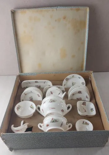 Ancien coffret de dinette, Max Roesler