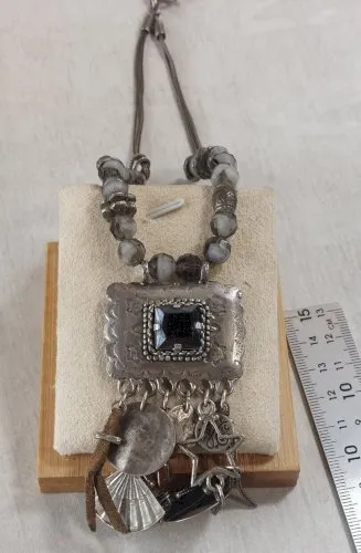 Ancien collier avec pendentif, Franck Herval