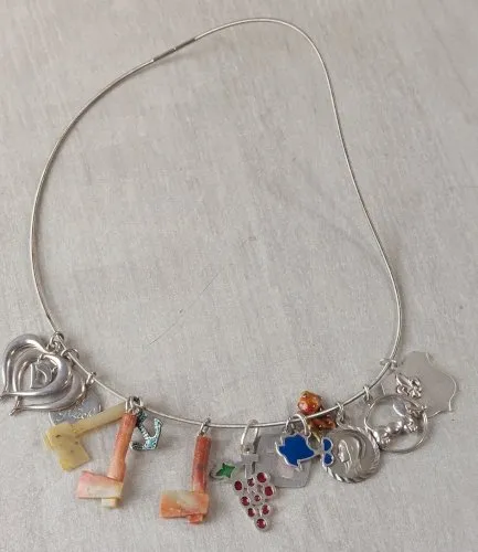 Ancien collier avec pendentifs / charms, Allemagne, en argent