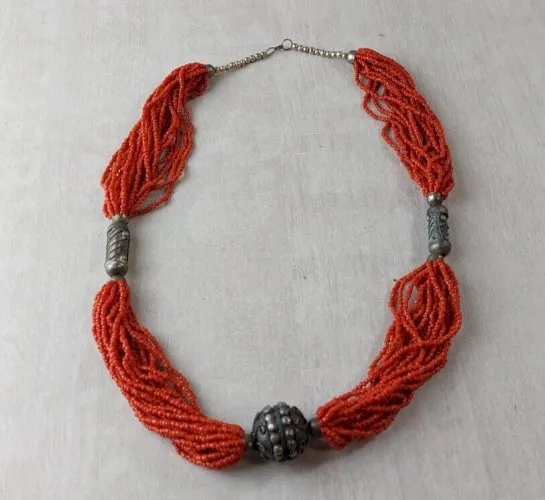 Ancien collier, multirang perles de corail, ethnique