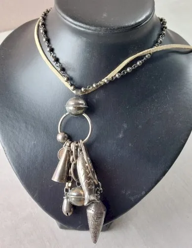 Ancien collier / sautoir, Reminiscence, breloque poisson, en métal argenté