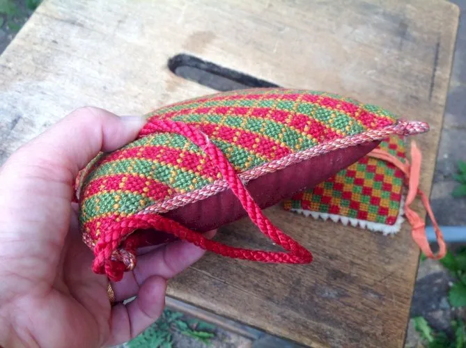 Ancien coussin pique épingle à chapeau présentoir boudoir début 20ème +