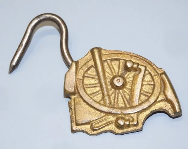 -ANCIEN CROCHET de TABLIER CHARRON en BRONZE une marque au dos COLLECTION D