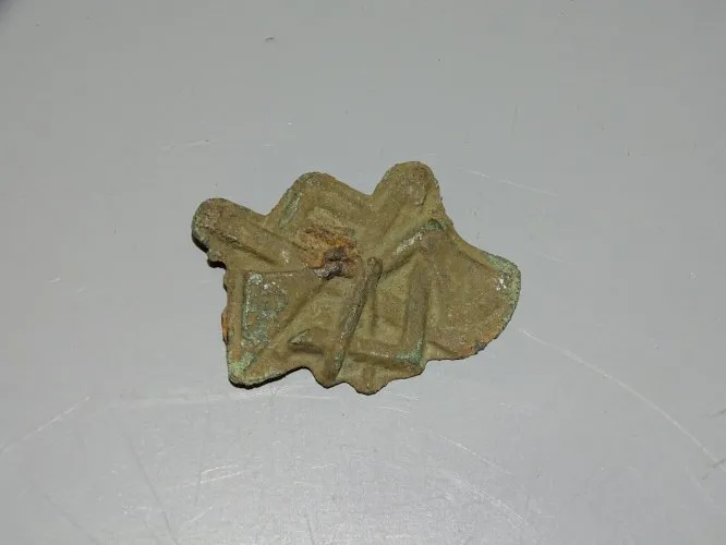 - ANCIEN CROCHET DE TABLIER METIER CHARPENTIER COLLECTION VITRINE