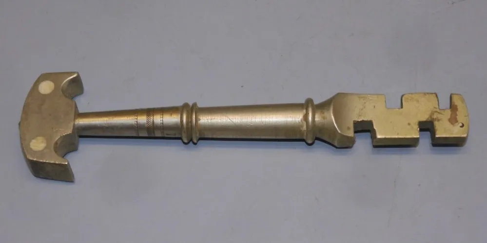 -ANCIEN DIAMANT de VITRIER Chiffré M OUTIL ANCIEN COLLECTION VITRINE D