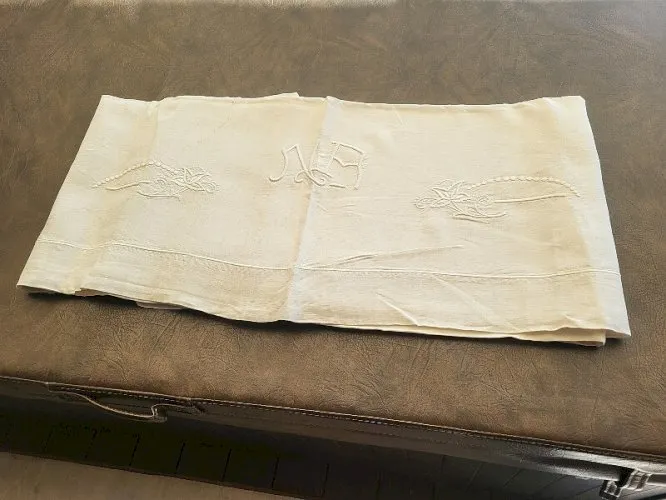 ANCIEN DRAP EN LIN MONOGRAMME NA N°3