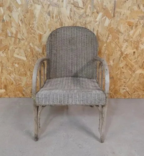 ancien fauteuil Lloyd Loom