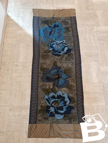 ancien foulard en soi kenzo à decor floral en bon etat