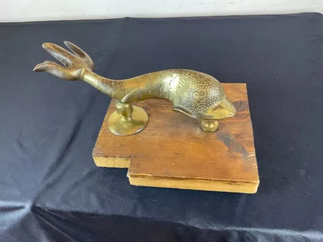 Ancien Heurtoir de porte, dauphin, en fonte, circa 19 ème