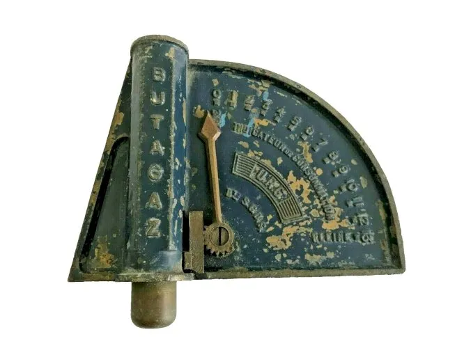 ancien Indicateur De Consommation Butagaz U.R.G. en métal instrument mesure