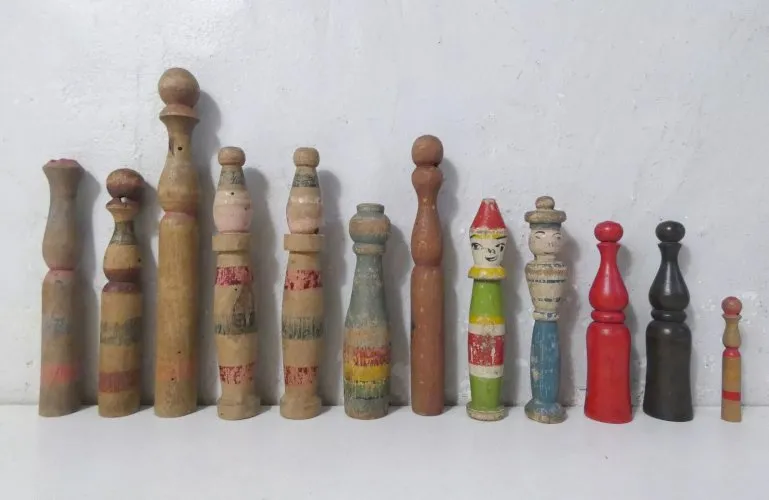 ancien jeu de quilles en bois