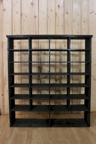 Ancien meuble à casier