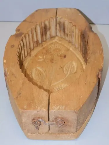 - ANCIEN MOULE A BEURRE BOIS Articulé Modifié pour être mis en déco D