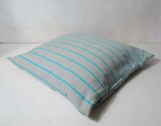 ancien oreiller en plume linge de maison toile coton vintage 62x59cm