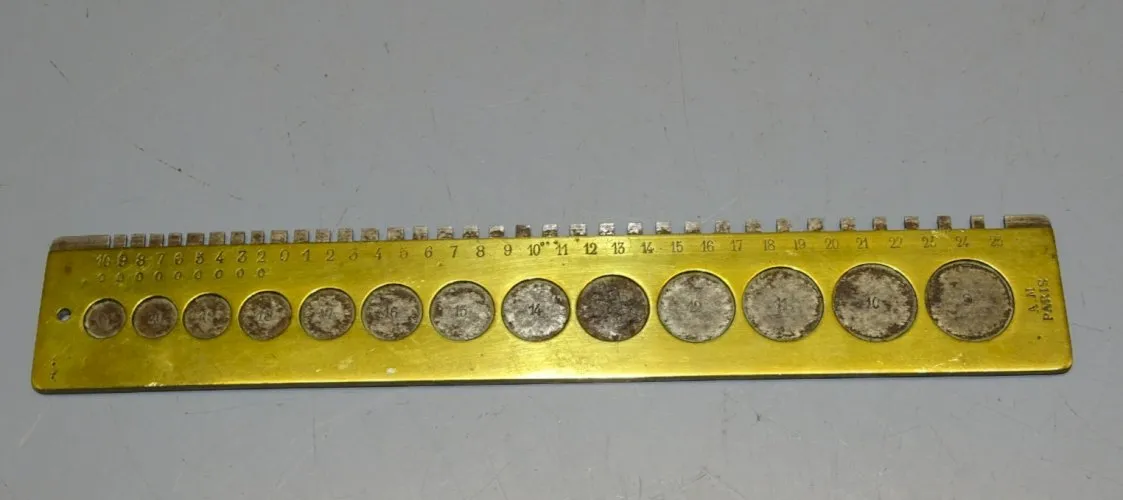 -ANCIEN OUTIL D'HORLOGER ECHELLE de MONTANDON Gravée A.M. PARIS COLLECTION D