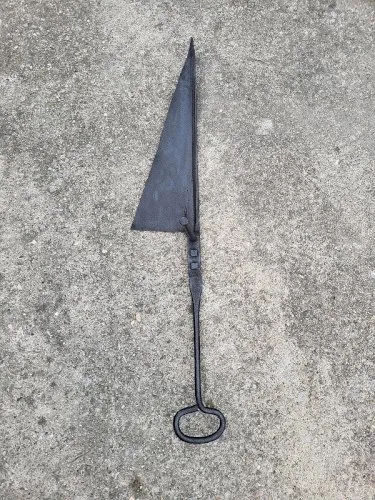 ANCIEN OUTIL EN FER FORGE FAUX EN FER N°6